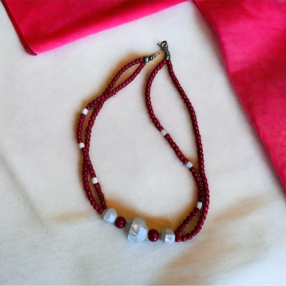 Red coral and mother of pearl necklace. Vintage